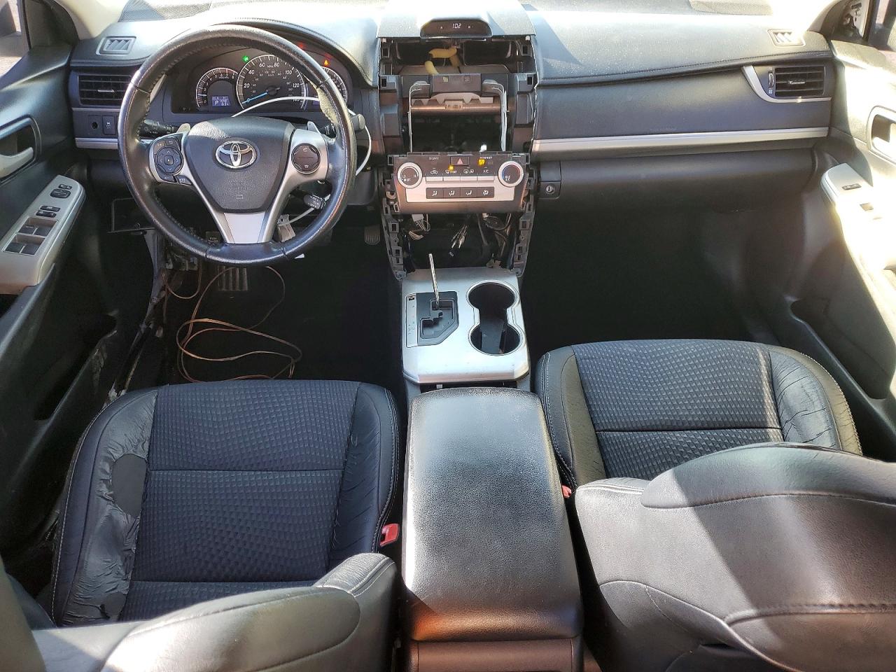2014 TOYOTA CAMRY SE photo 22