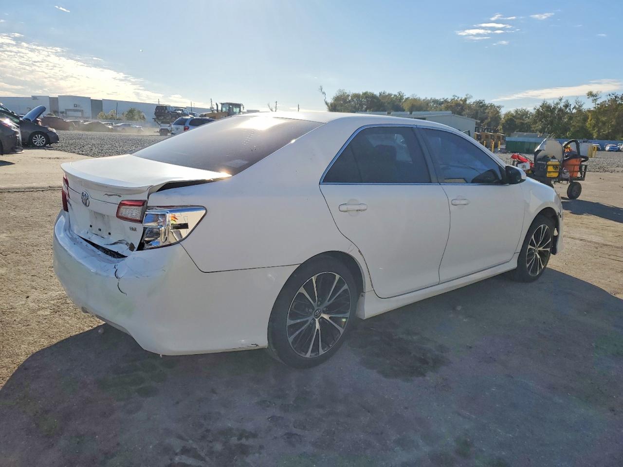 2014 TOYOTA CAMRY SE photo 7