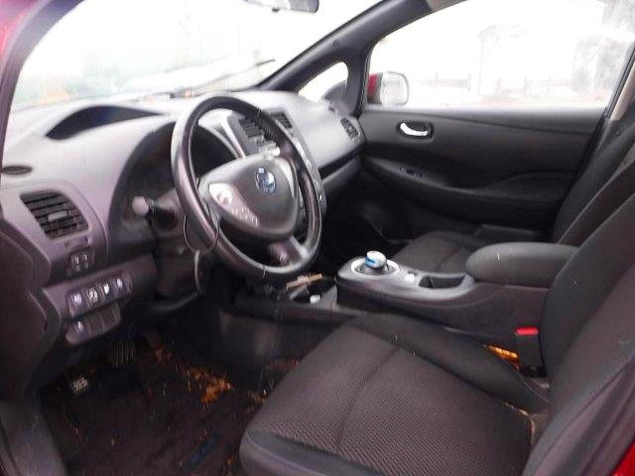 2013 NISSAN LEAF S photo 7