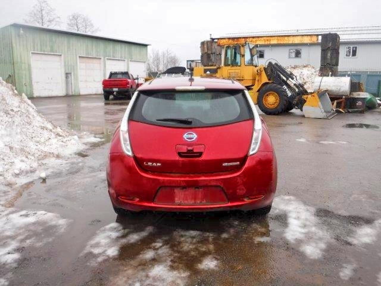 2013 NISSAN LEAF S photo 6