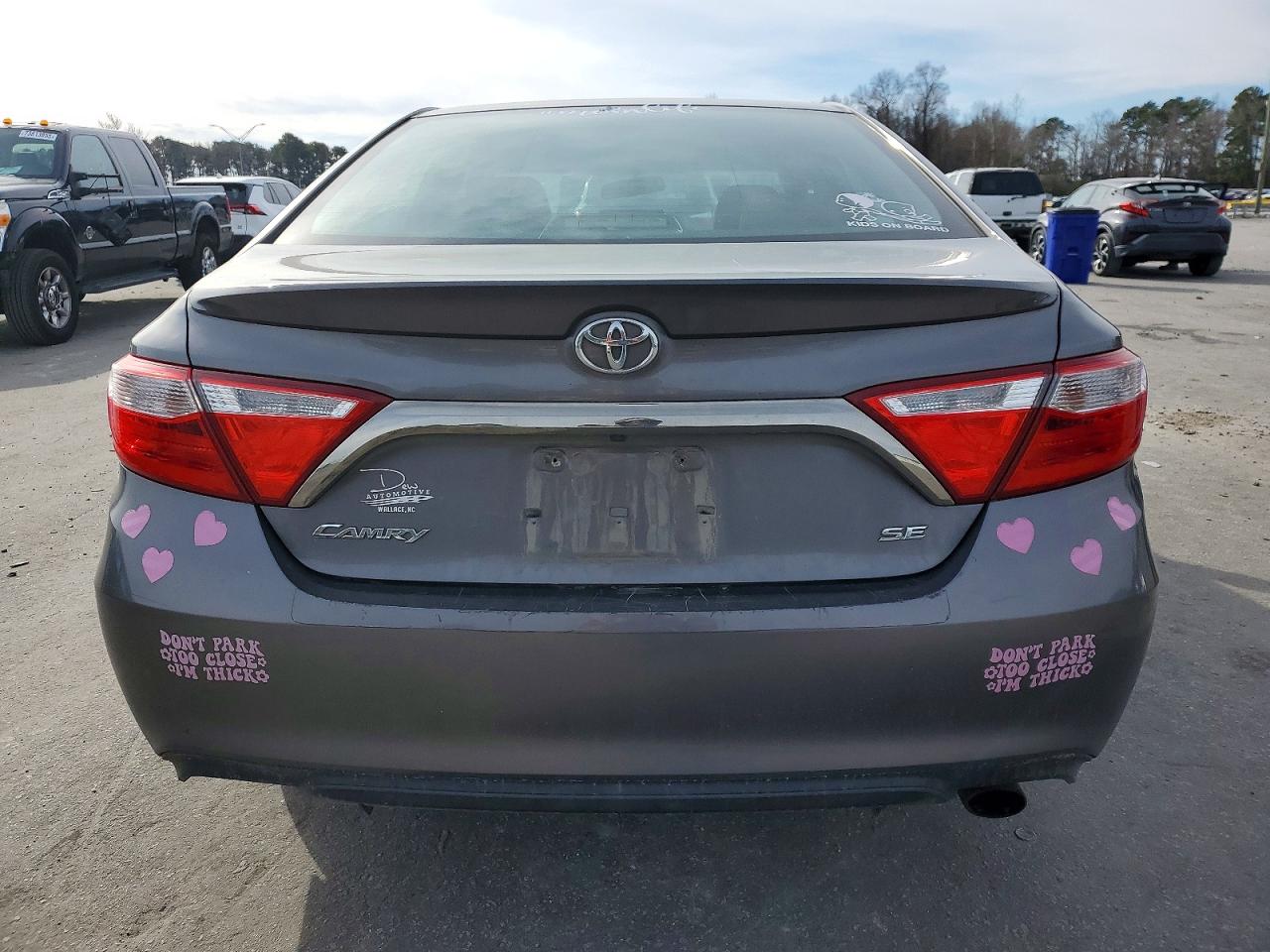 2015 TOYOTA CAMRY LE photo 11