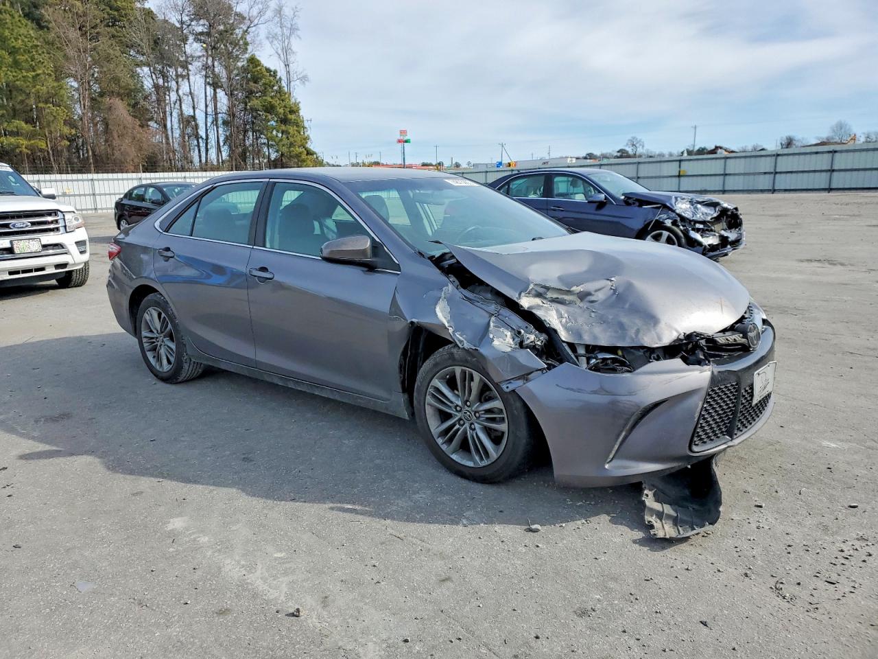 2015 TOYOTA CAMRY LE photo 7