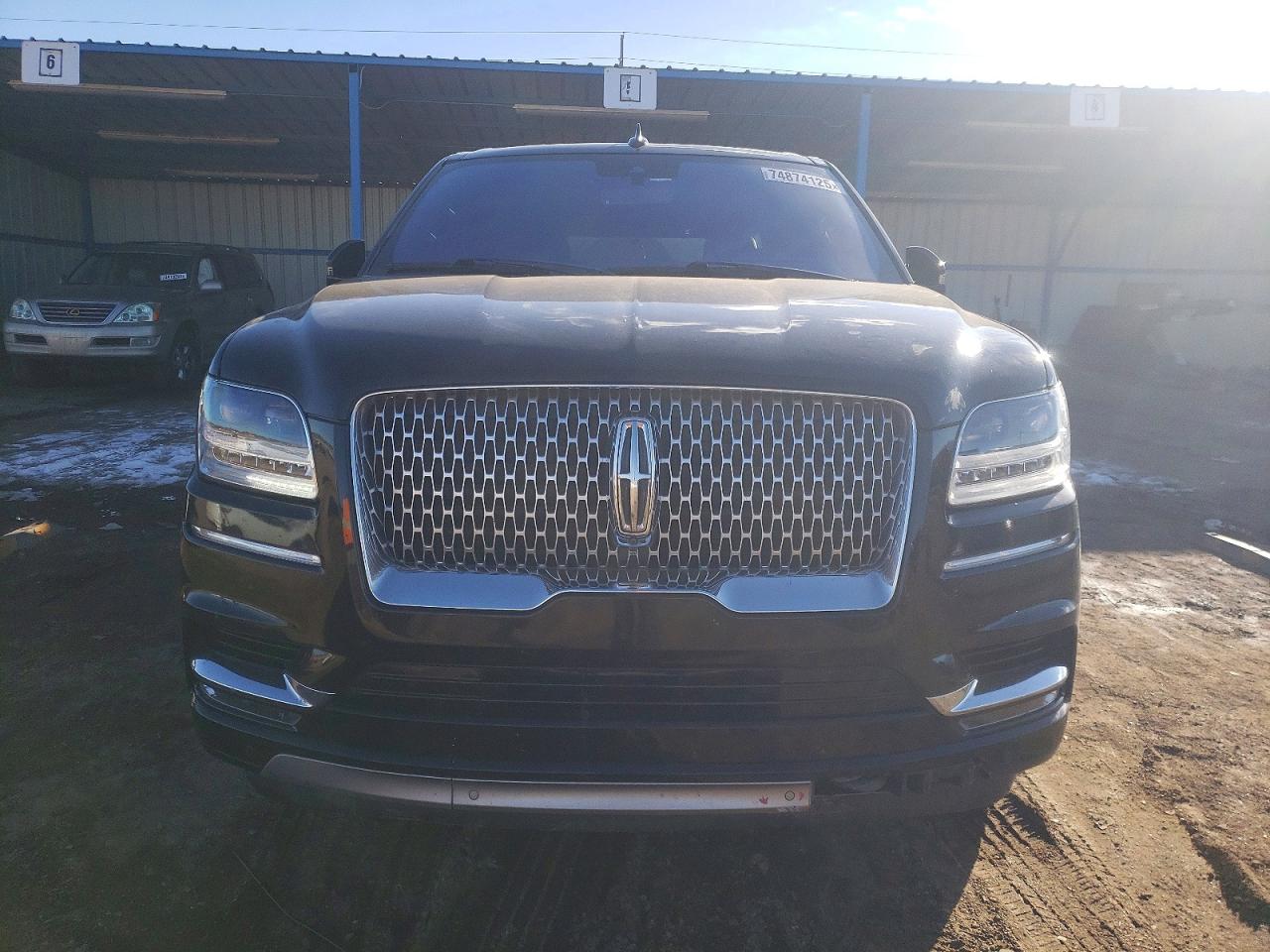 2018 LINCOLN NAVIGATOR L RESERVE photo 13