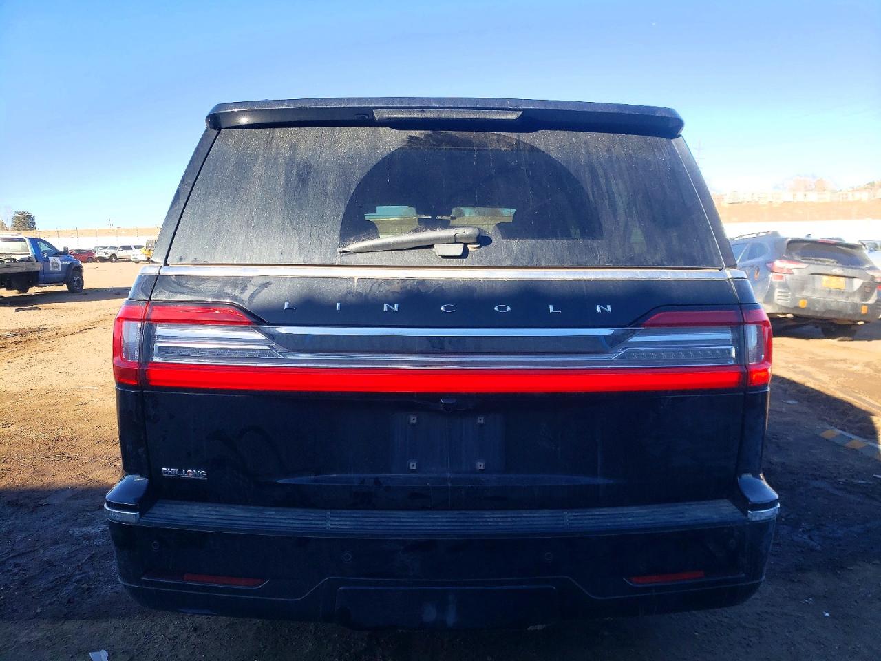 2018 LINCOLN NAVIGATOR L RESERVE photo 16