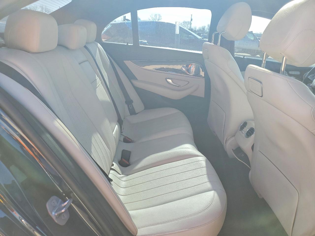 2018 MERCEDES-BENZ E 300 photo 28