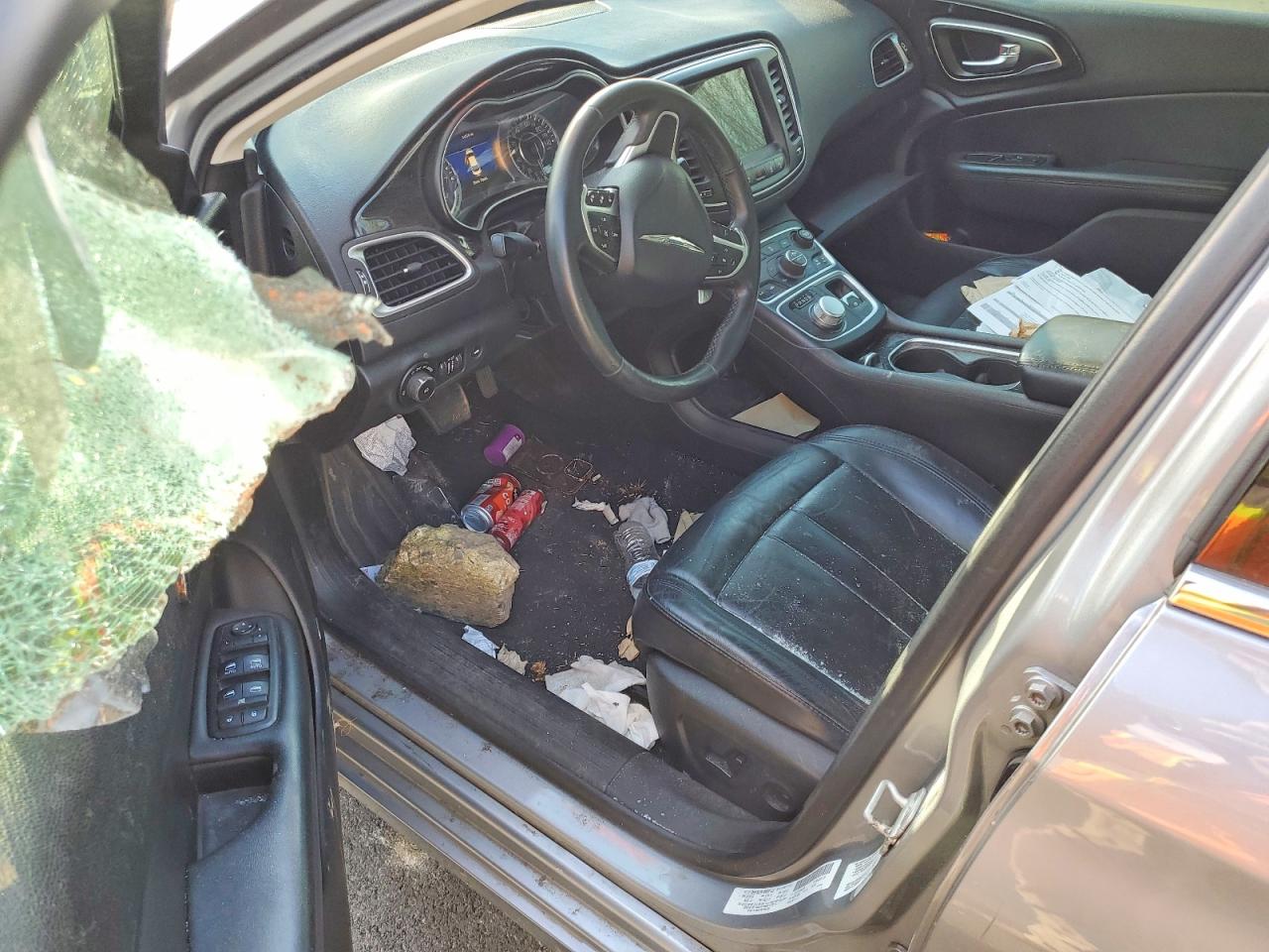 2015 CHRYSLER 200 C photo 22