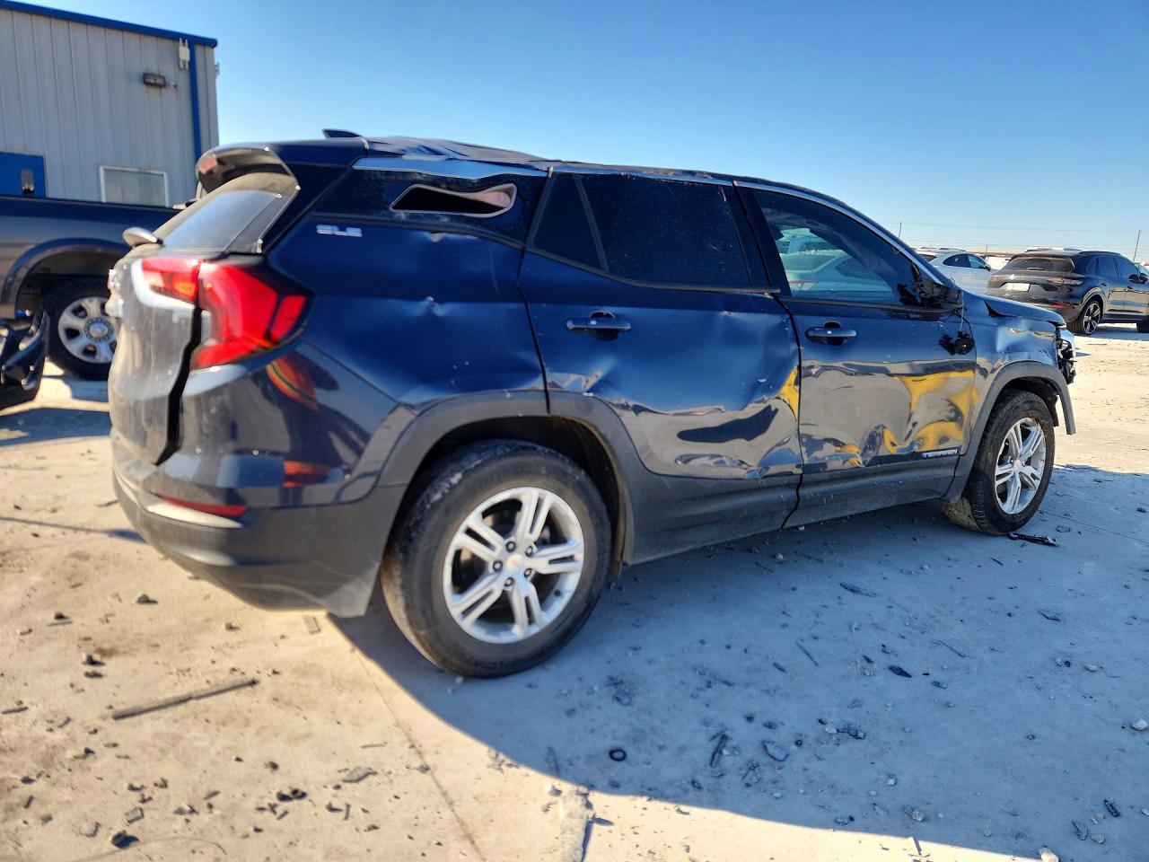 2019 GMC TERRAIN SLE photo 5