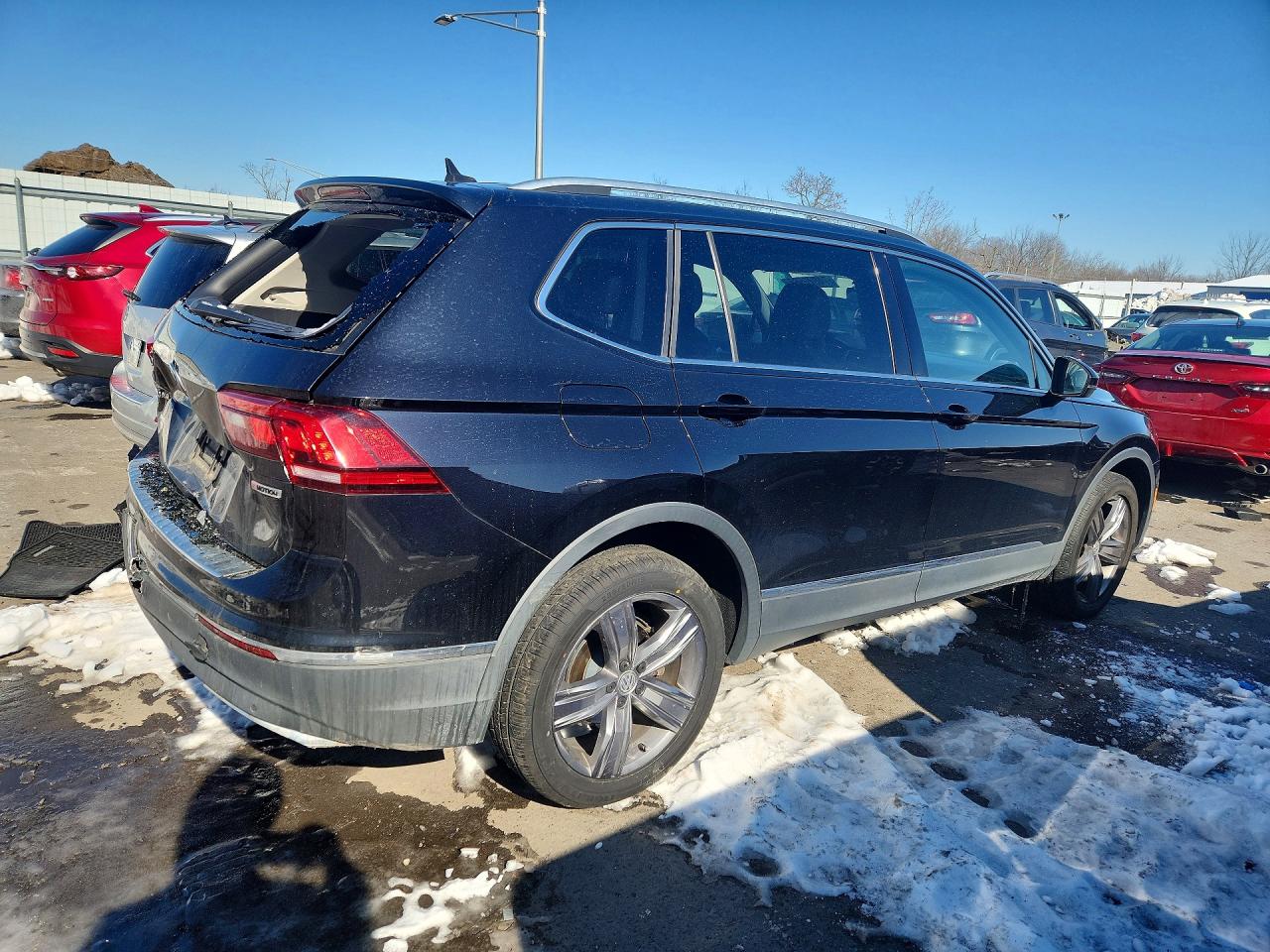 2020 VOLKSWAGEN TIGUAN SE photo 3