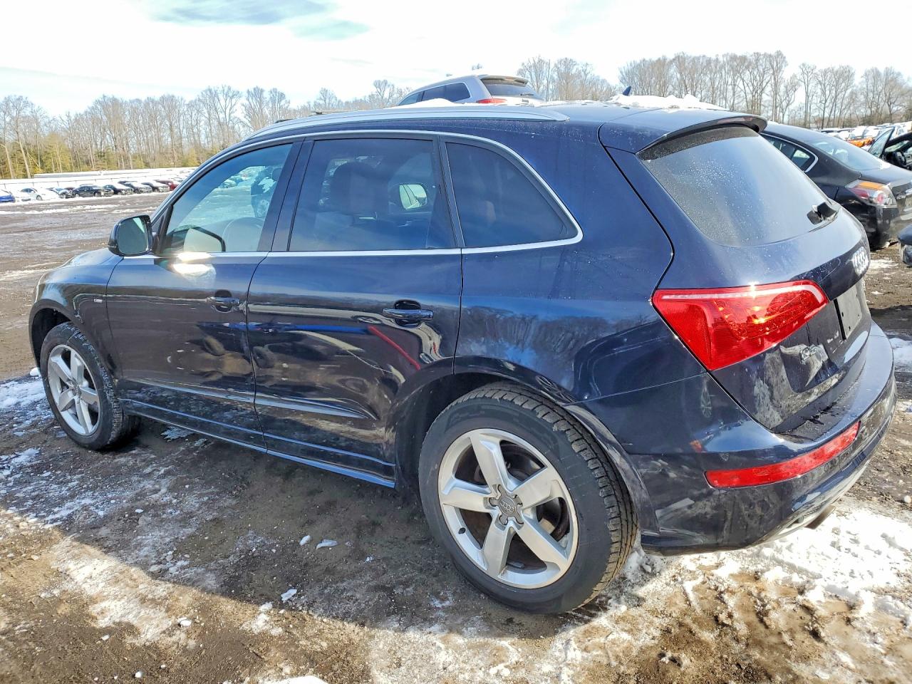 2011 AUDI Q5 PREMIUM PLUS photo 2