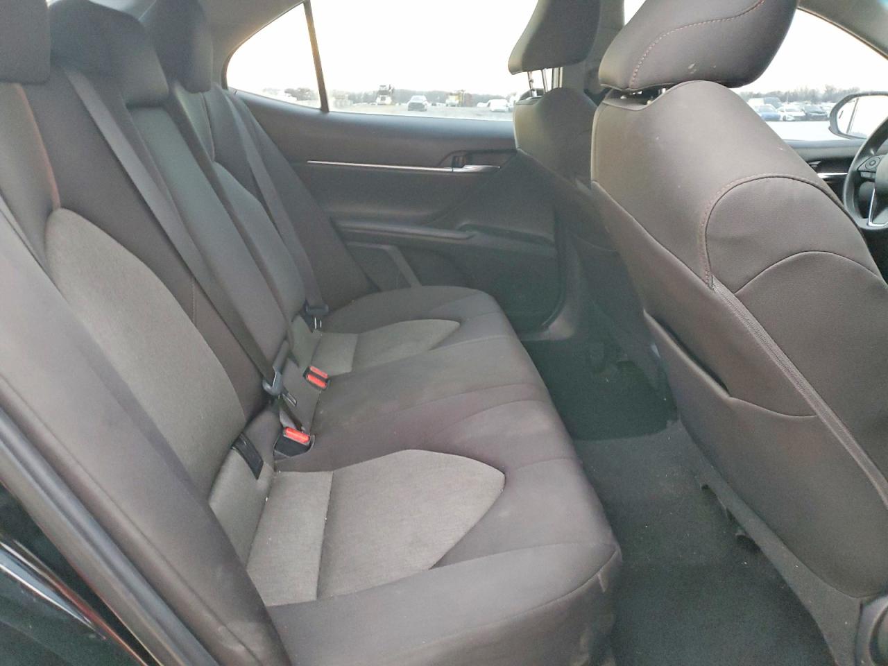 2020 TOYOTA CAMRY LE photo 19