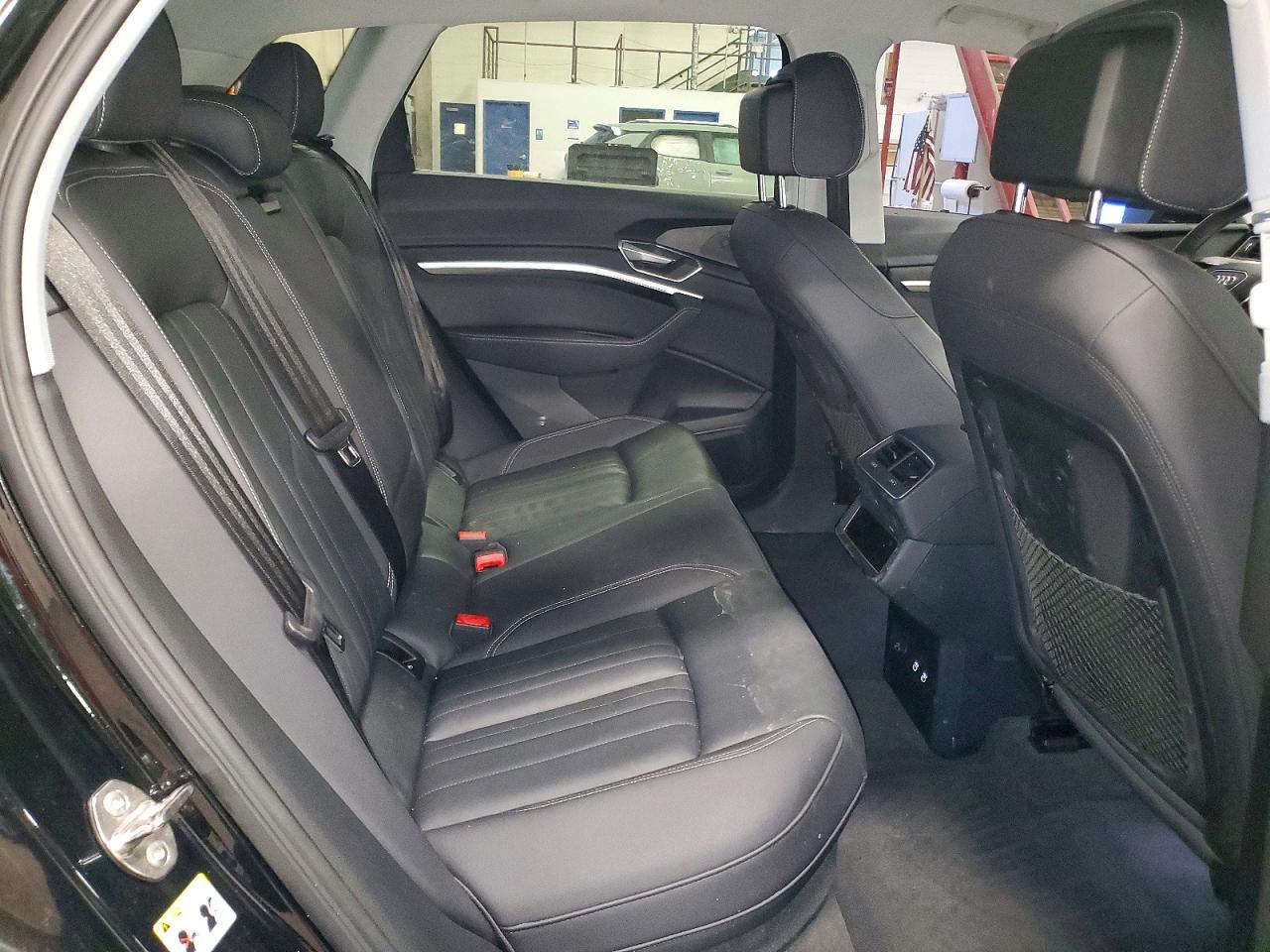 2021 AUDI E-TRON PREMIUM photo 11
