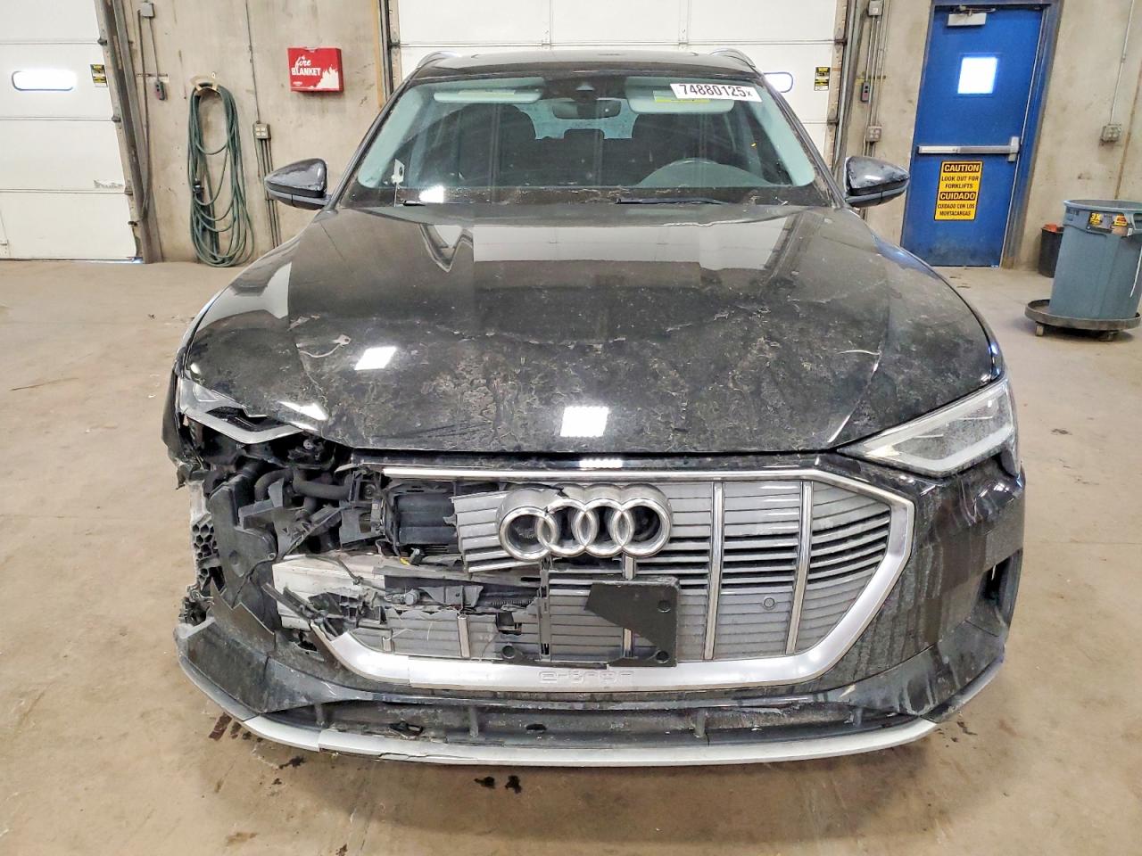 2021 AUDI E-TRON PREMIUM photo 5