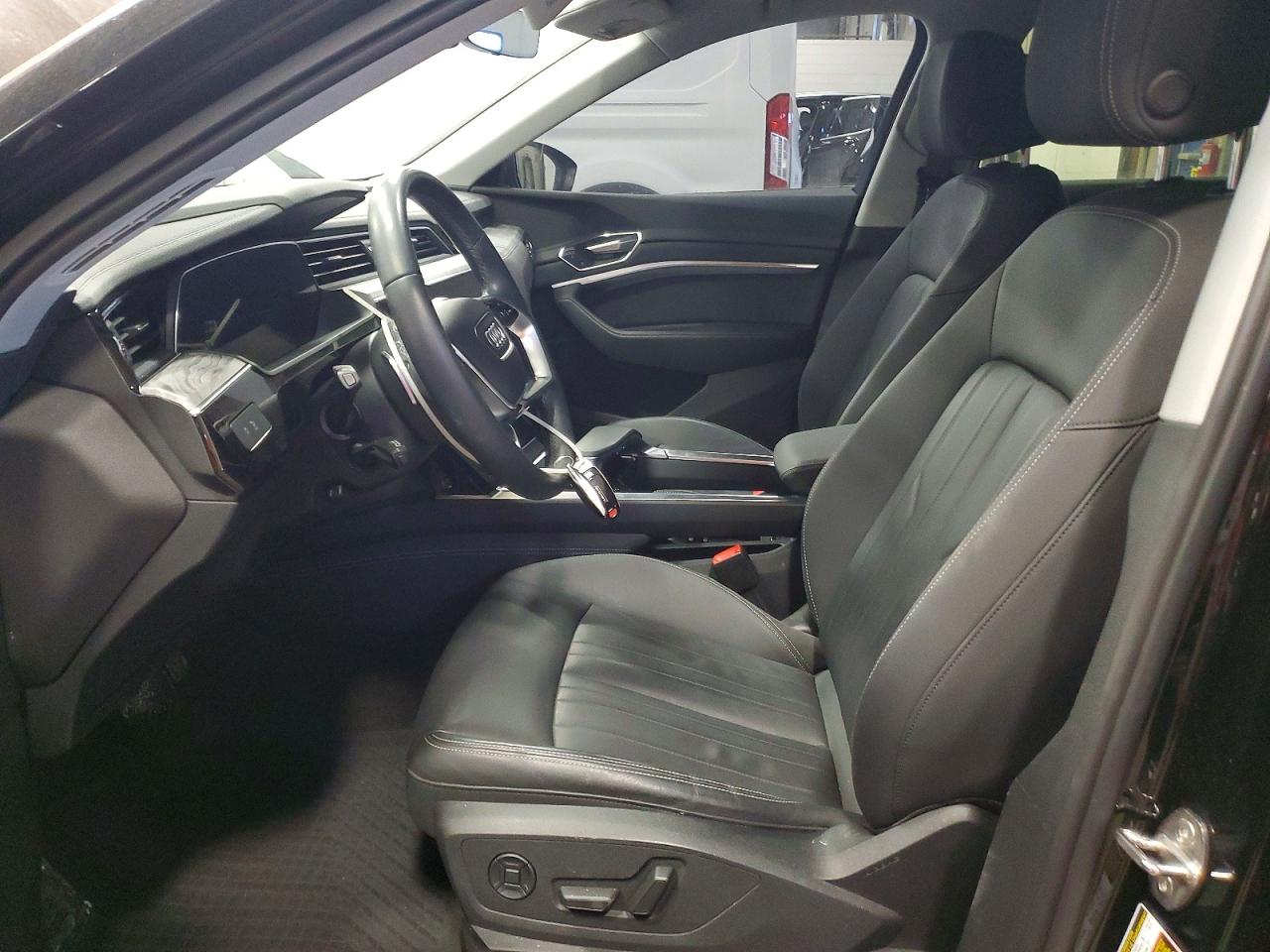 2021 AUDI E-TRON PREMIUM photo 7