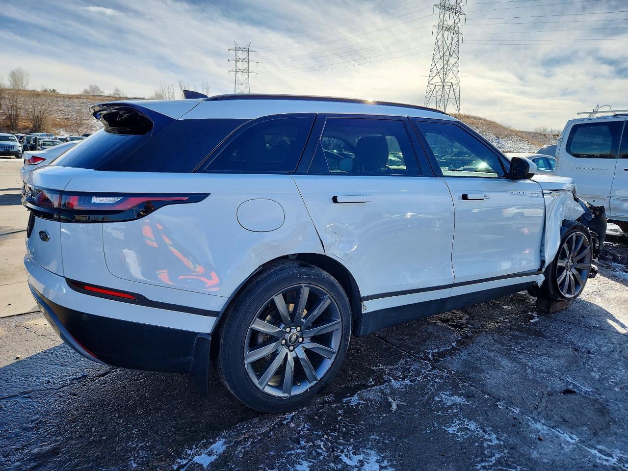 2019 LAND ROVER RANGE ROVER VELAR S photo 3