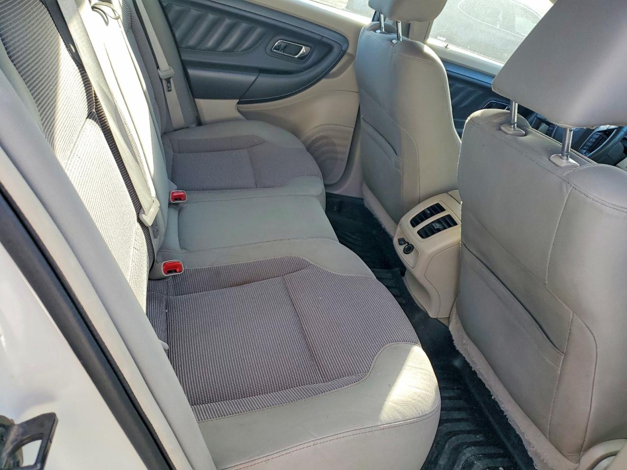 2012 FORD TAURUS SEL photo 28