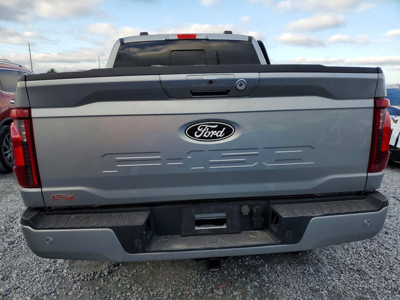 2024 FORD F150 XLT photo 11