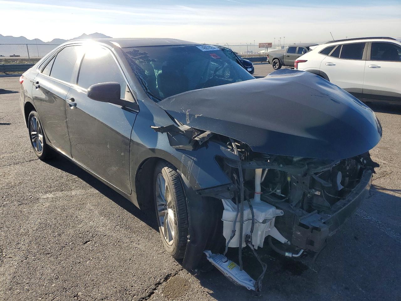 2016 TOYOTA CAMRY LE photo 4