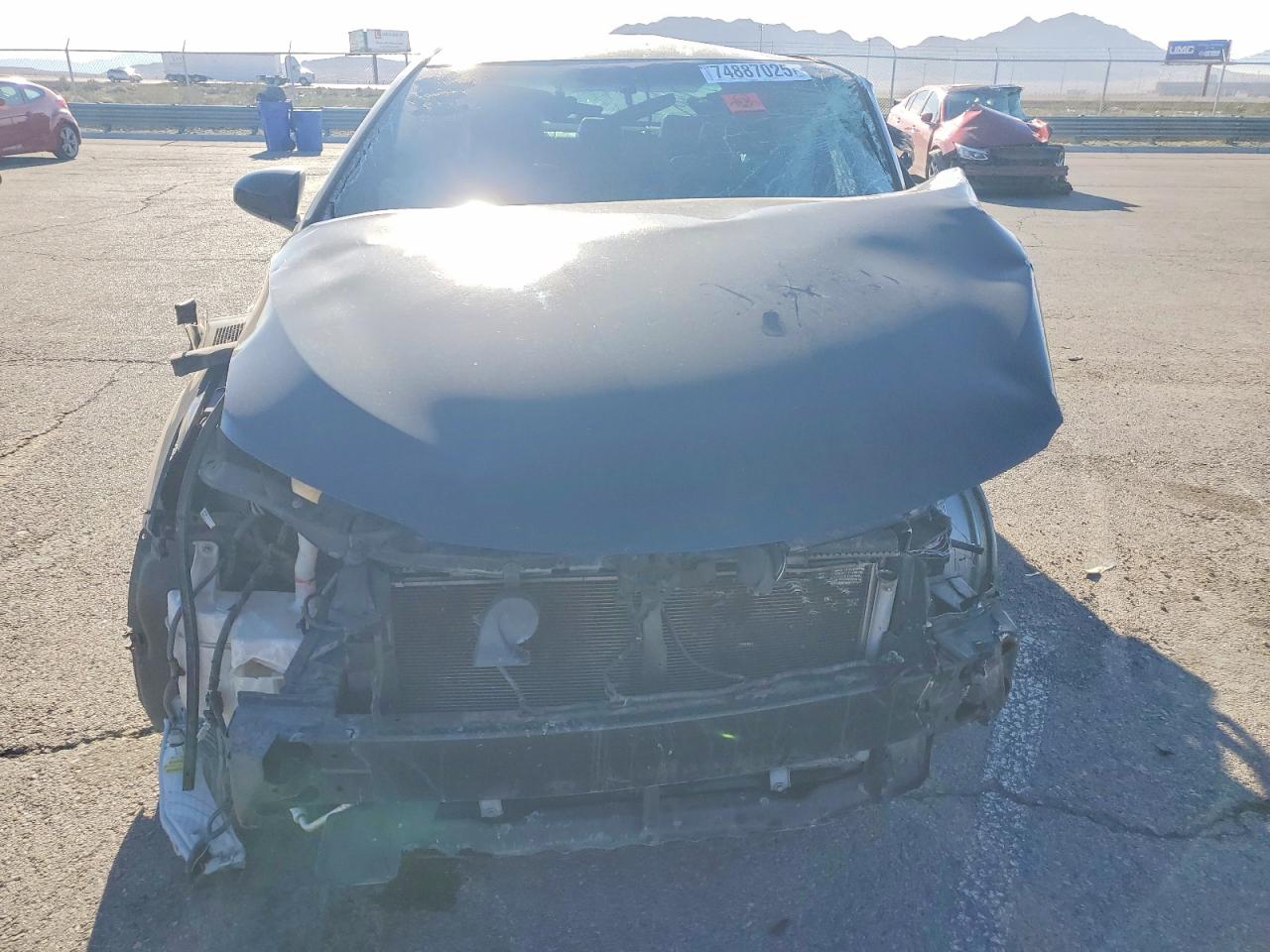 2016 TOYOTA CAMRY LE photo 5