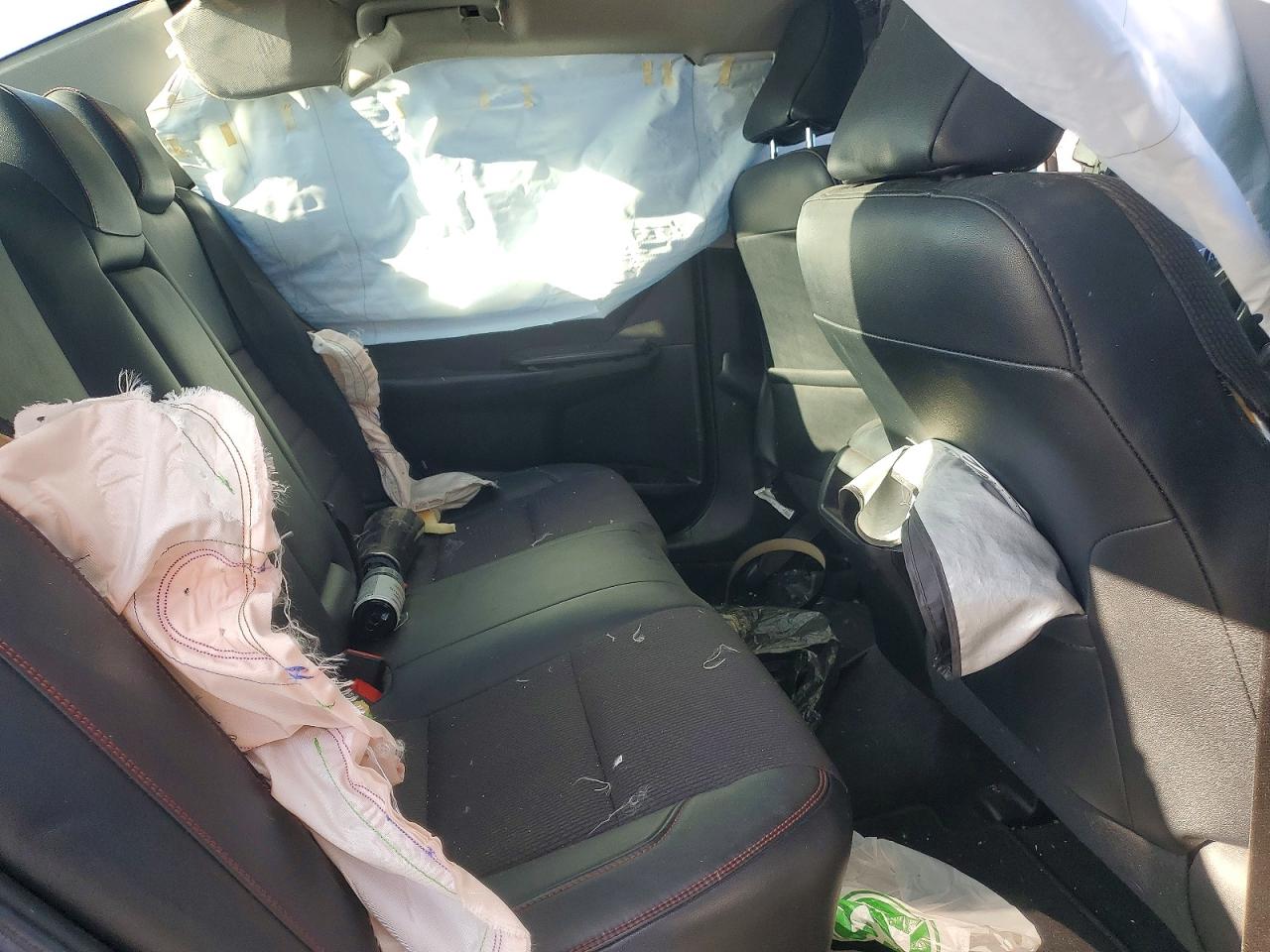 2016 TOYOTA CAMRY LE photo 10