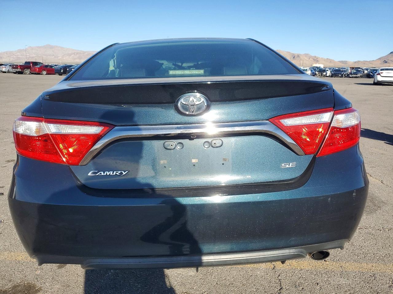 2016 TOYOTA CAMRY LE photo 6