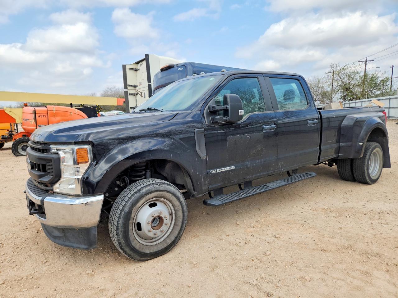 2022 FORD F350