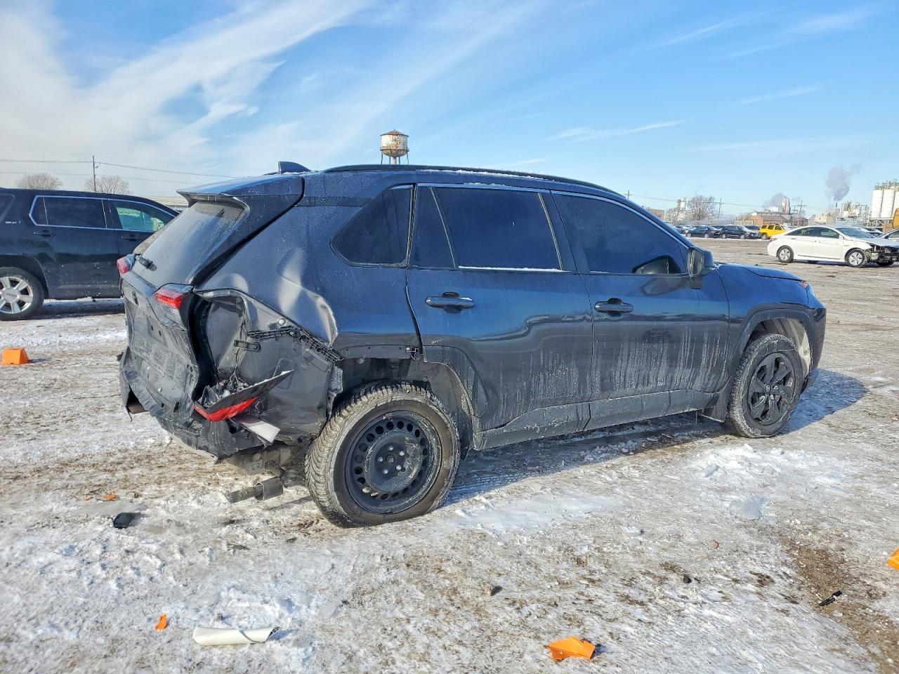 2021 TOYOTA RAV4 LE photo 5