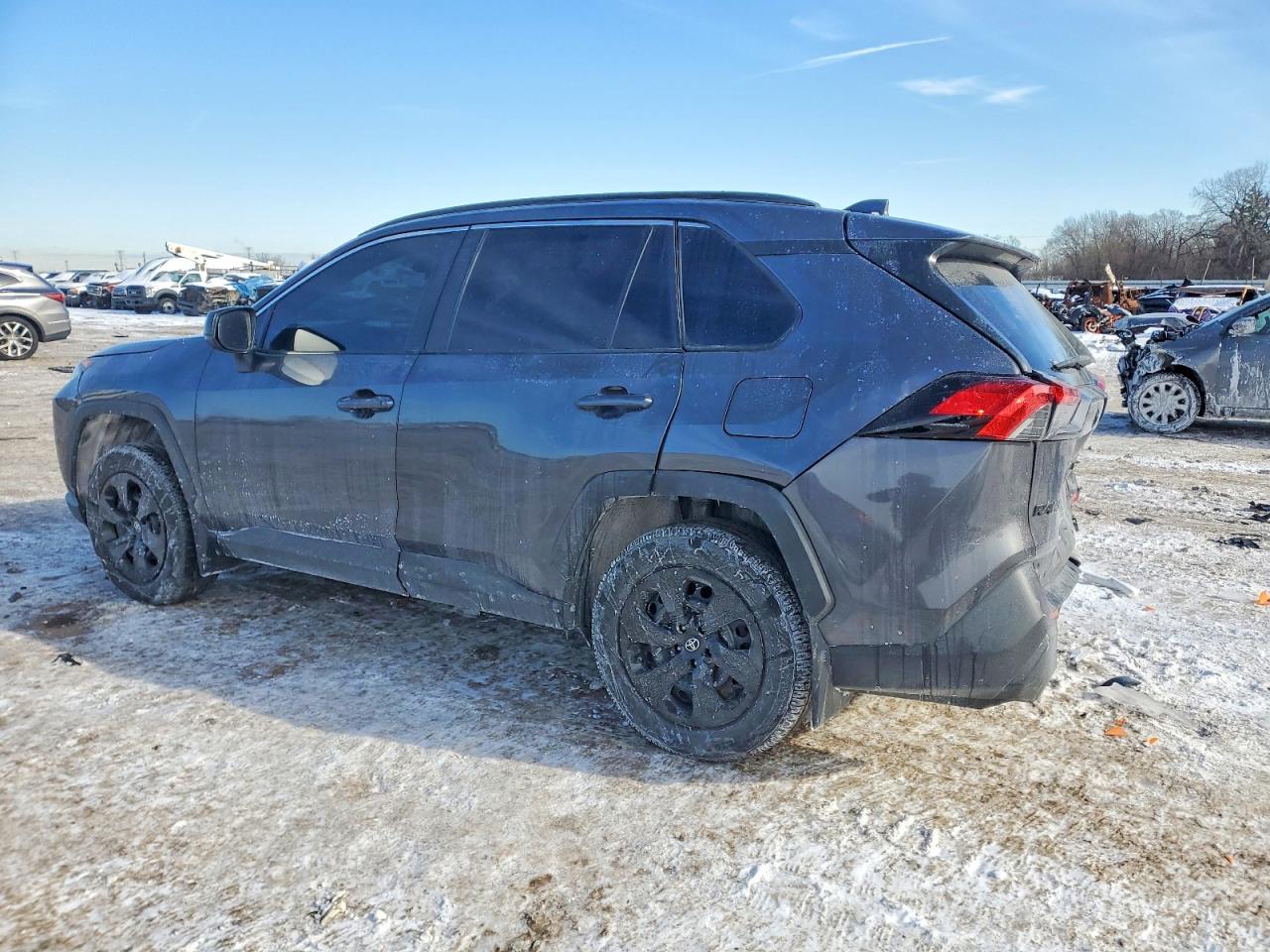 2021 TOYOTA RAV4 LE photo 3