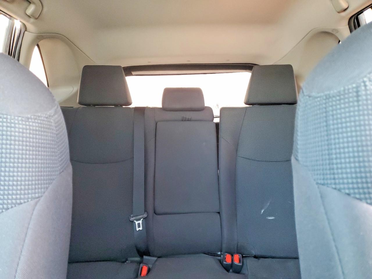 2021 TOYOTA RAV4 LE photo 19