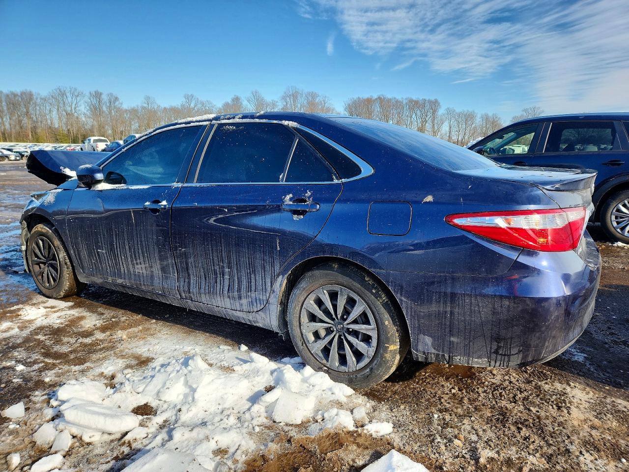 2016 TOYOTA CAMRY LE photo 3