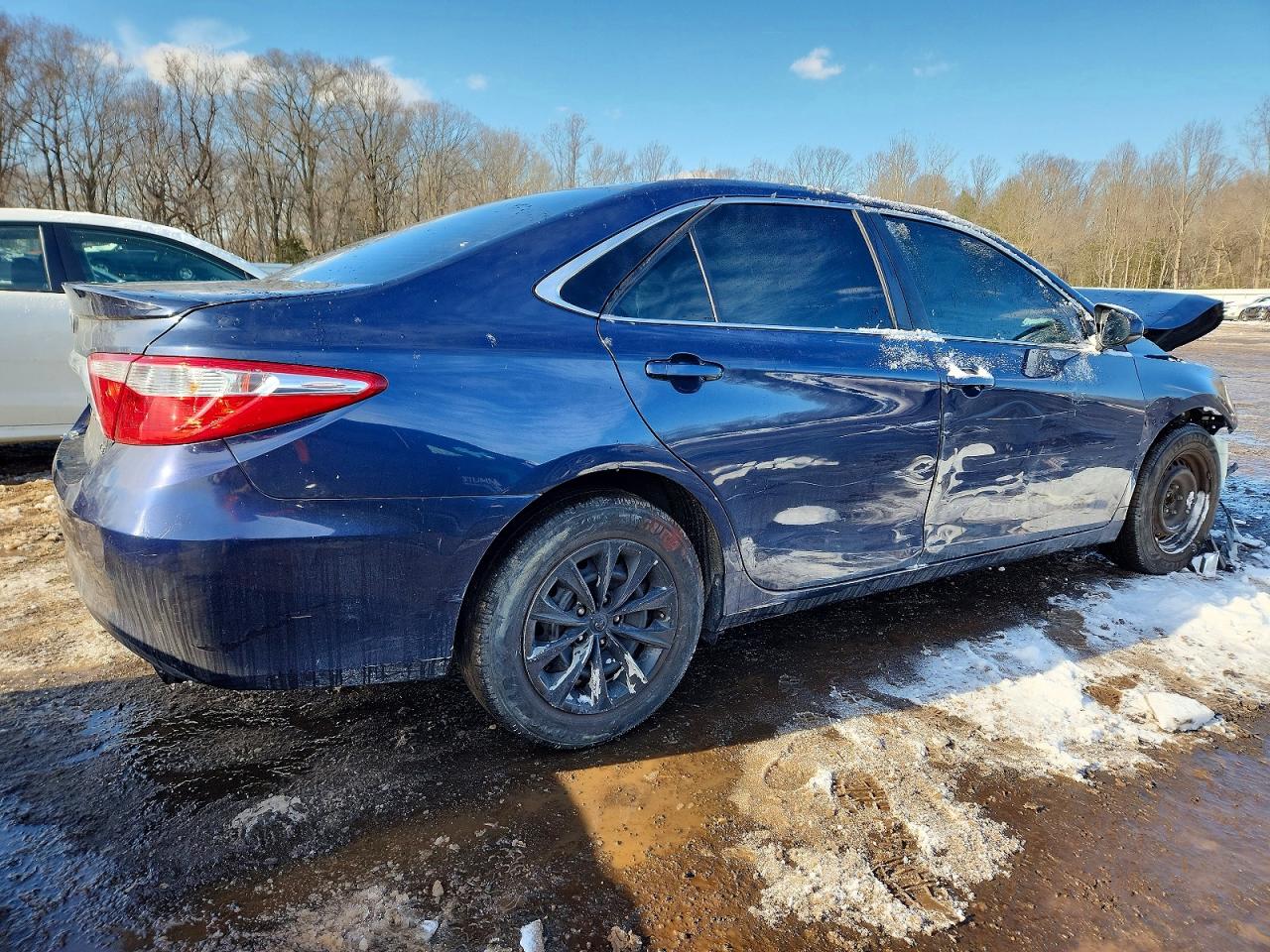 2016 TOYOTA CAMRY LE photo 5