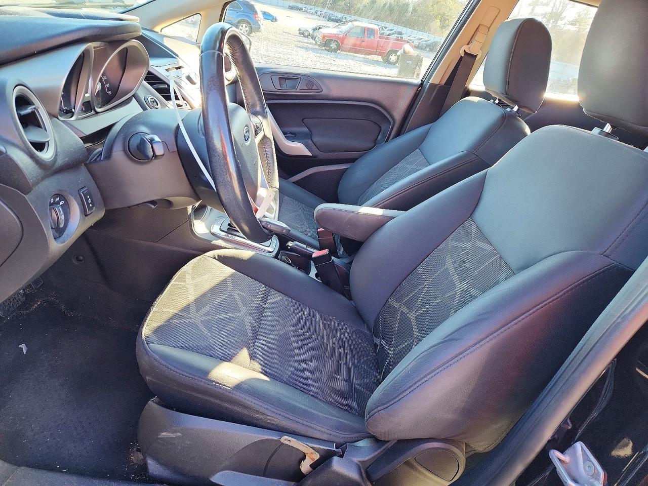 2012 FORD FIESTA SES photo 13