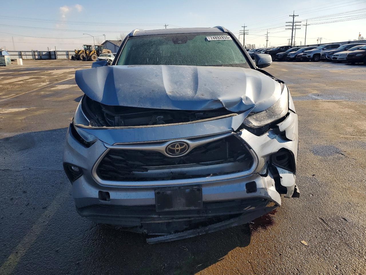 2022 TOYOTA HIGHLANDER XLE photo 5