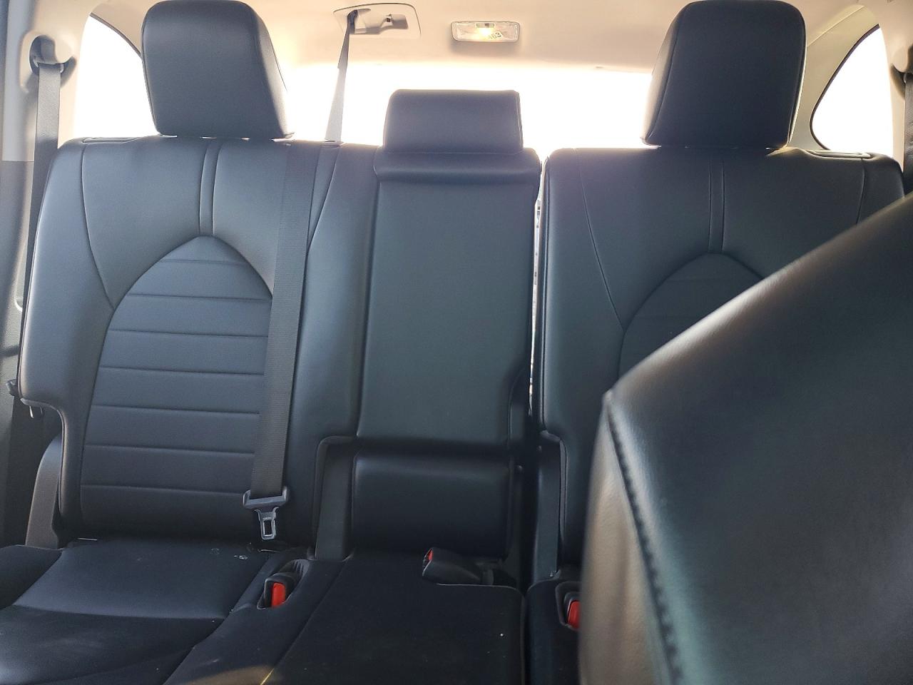 2022 TOYOTA HIGHLANDER XLE photo 10