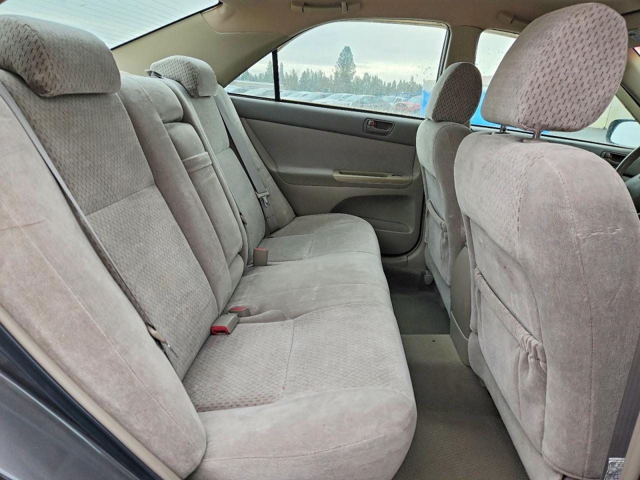 2004 TOYOTA CAMRY LE photo 10