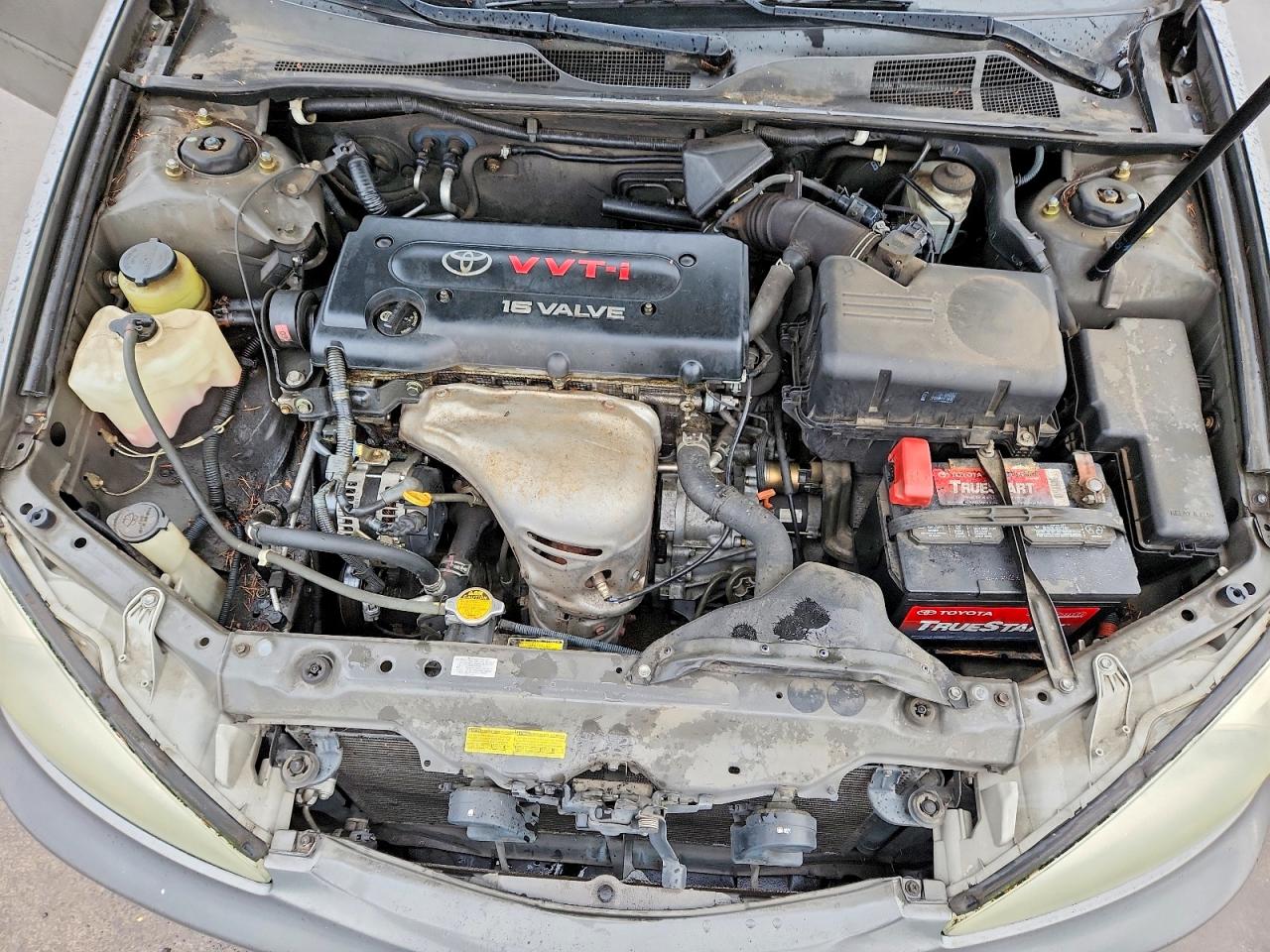 2004 TOYOTA CAMRY LE photo 11
