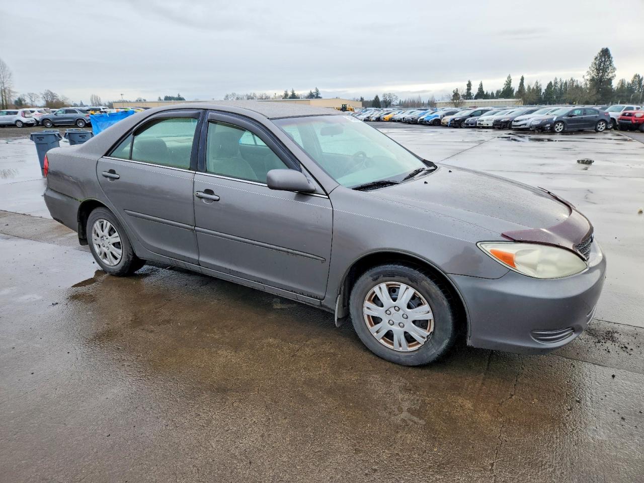 2004 TOYOTA CAMRY LE photo 4