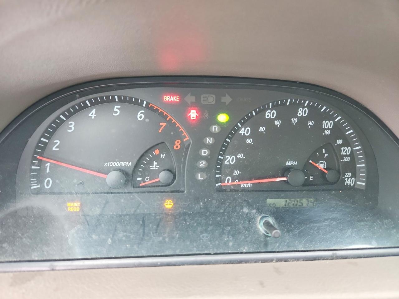2004 TOYOTA CAMRY LE photo 9
