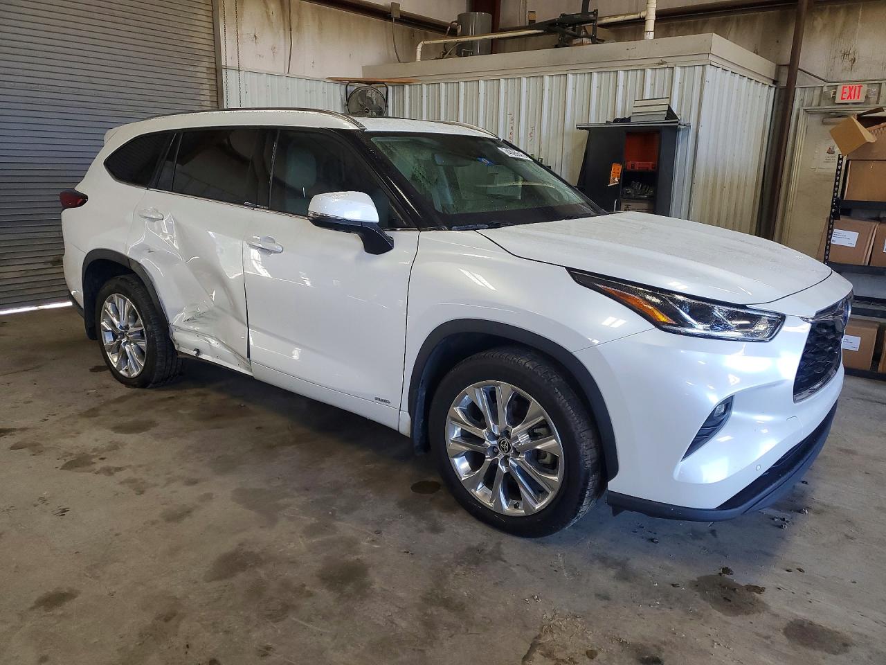 2022 TOYOTA HIGHLANDER HYBRID LIMITED photo 4