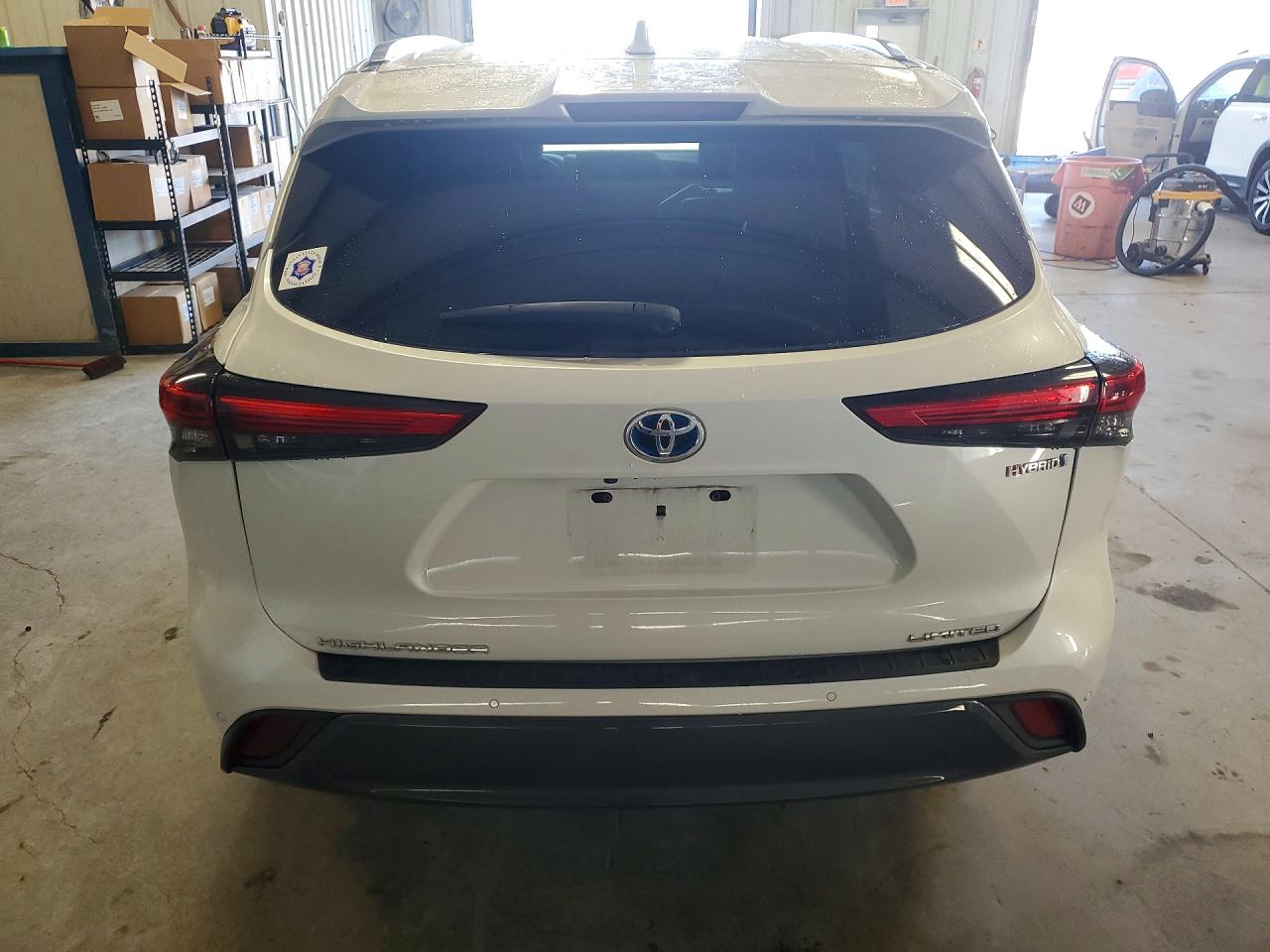 2022 TOYOTA HIGHLANDER HYBRID LIMITED photo 6