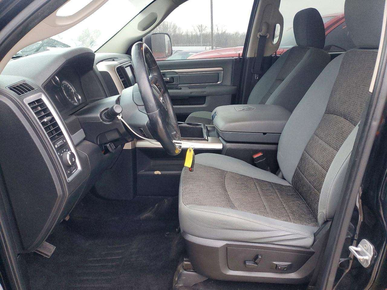 2014 RAM 1500 SLT photo 13