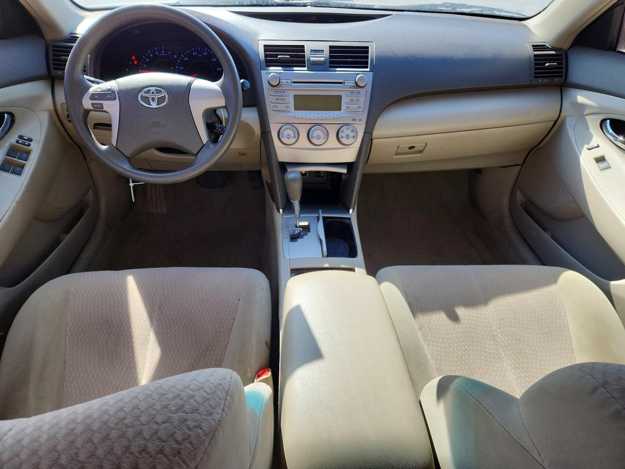 2011 TOYOTA CAMRY LE photo 15