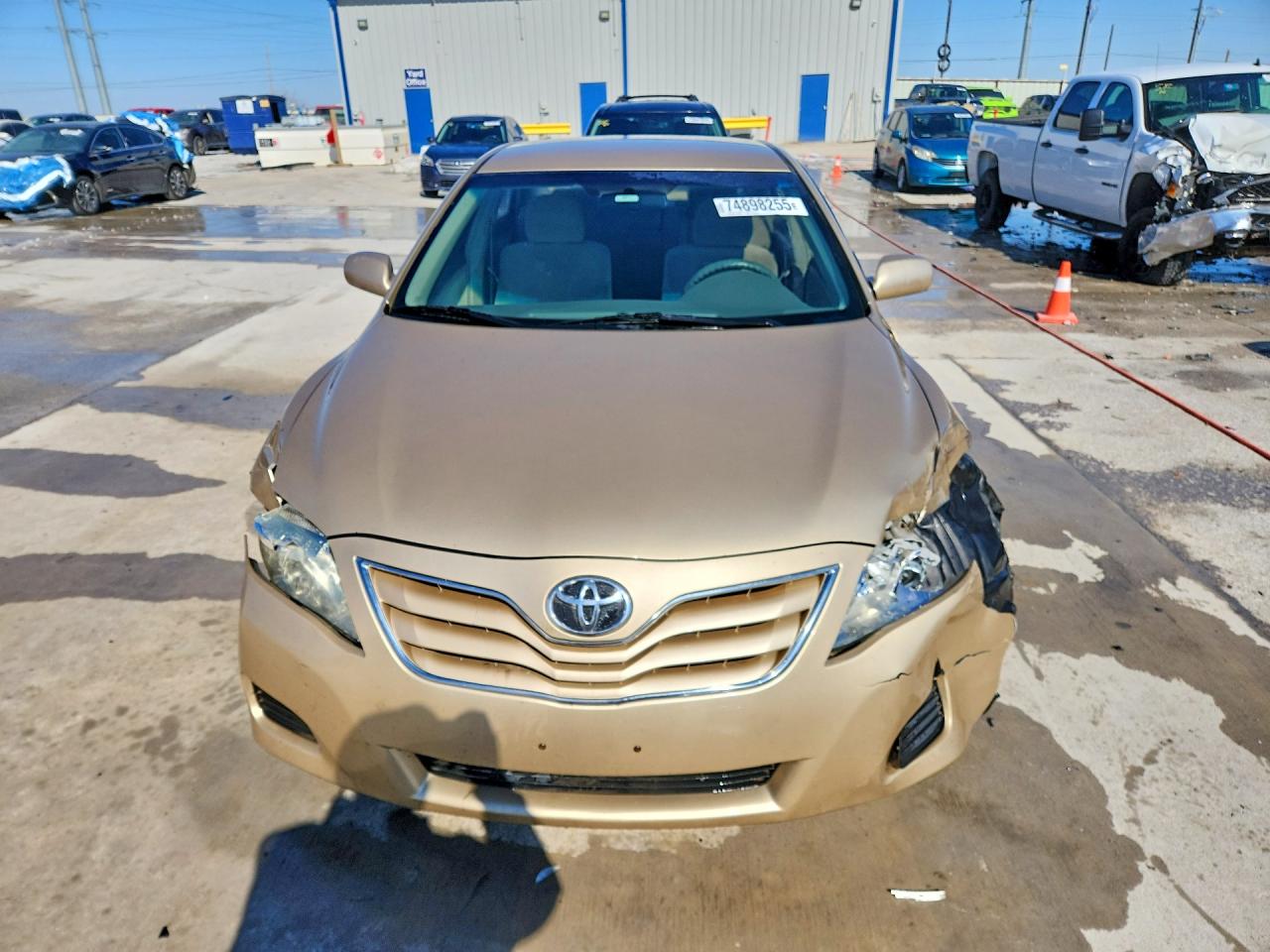 2011 TOYOTA CAMRY LE photo 9
