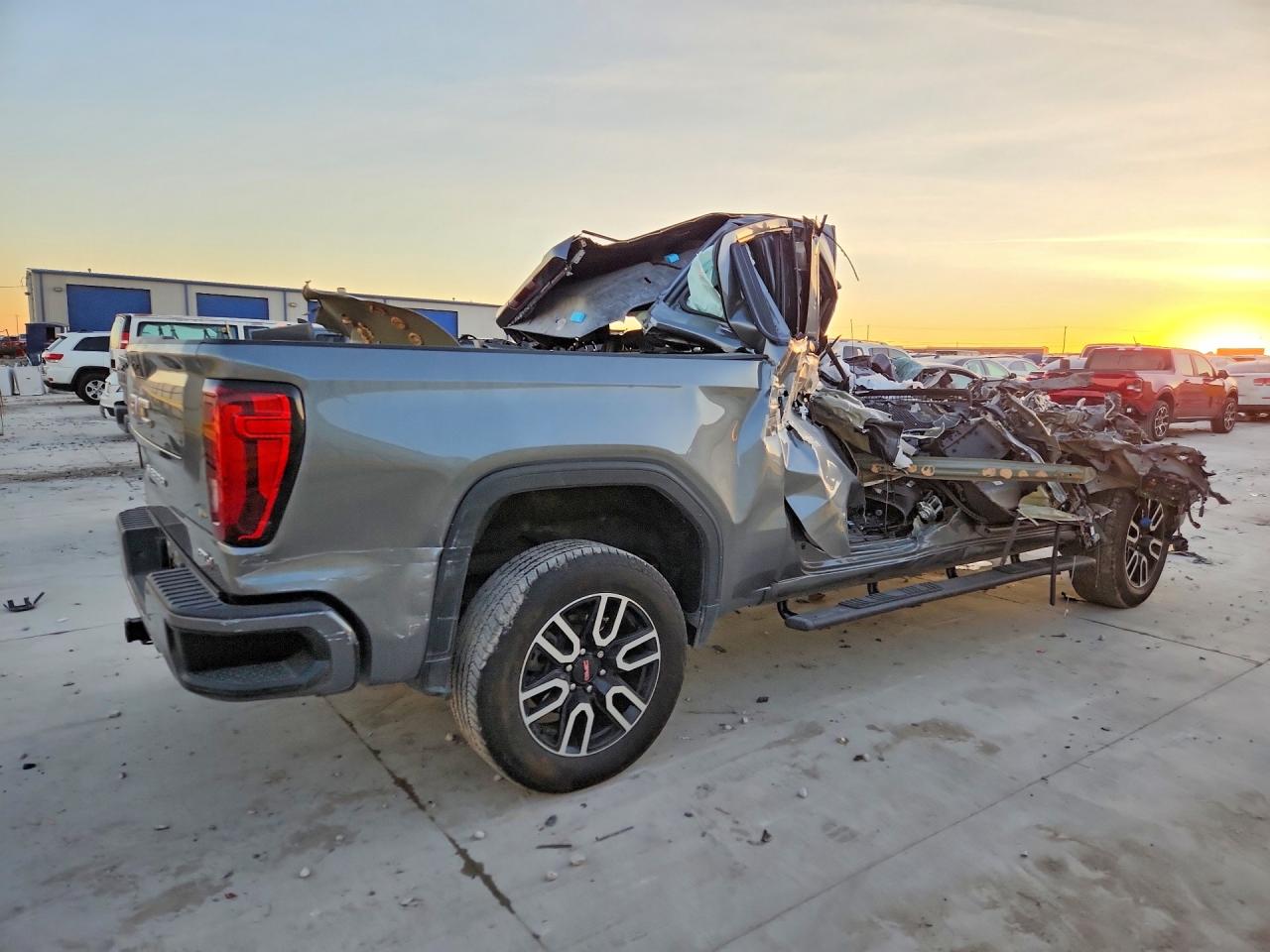 2021 GMC SIERRA K1500 AT4 photo 3