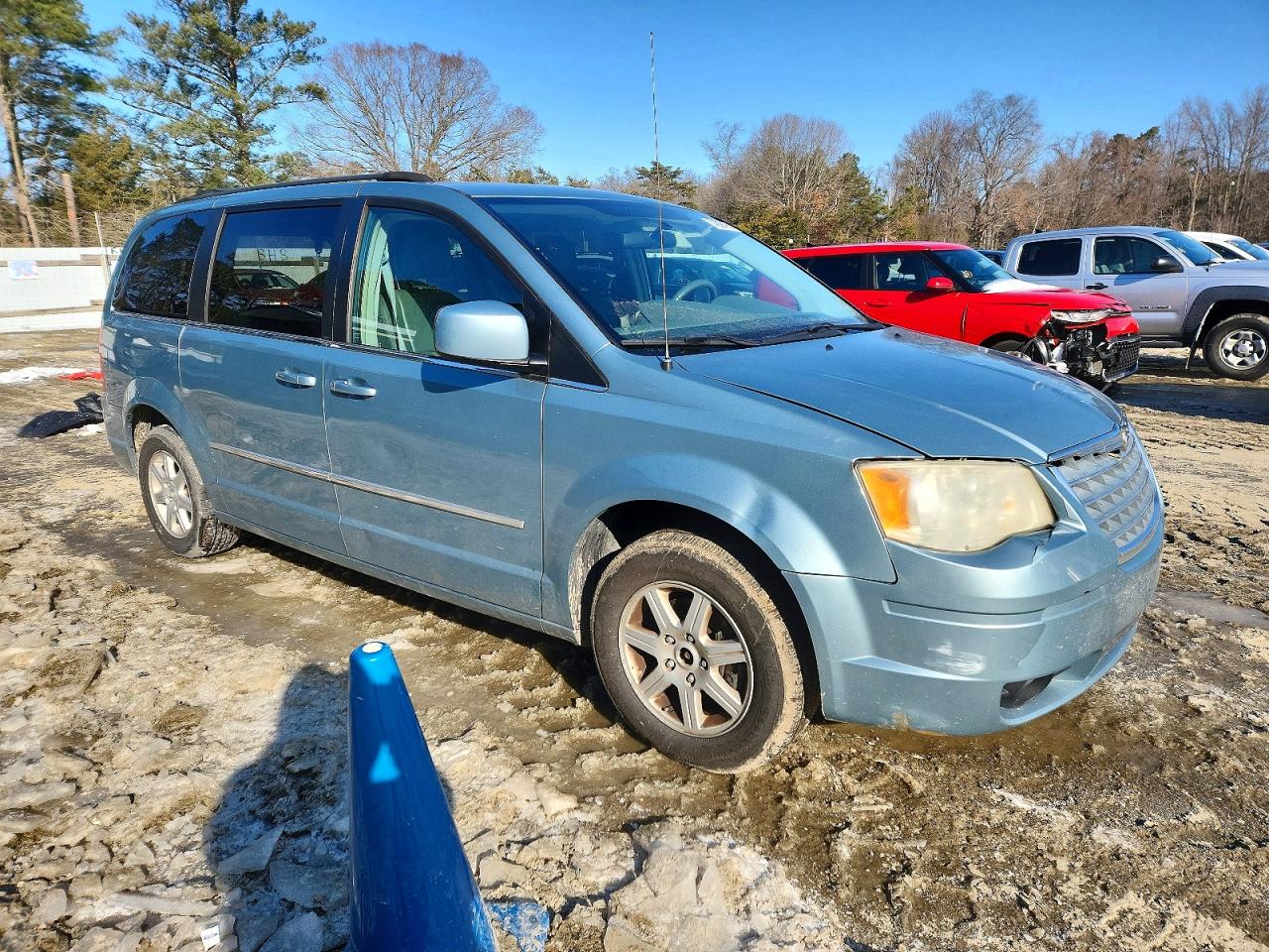 2010 CHRYSLER TOWN & COUNTRY TOURING photo 4