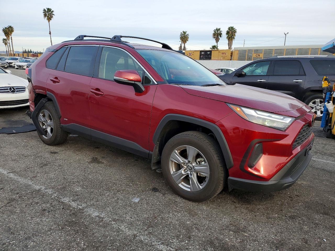 2025 TOYOTA RAV4 LE photo 4