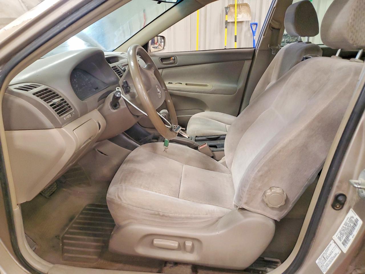 2003 TOYOTA CAMRY LE photo 19