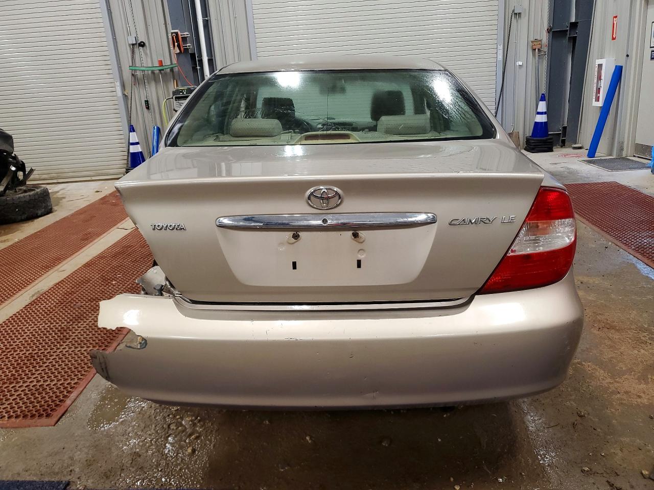 2003 TOYOTA CAMRY LE photo 16
