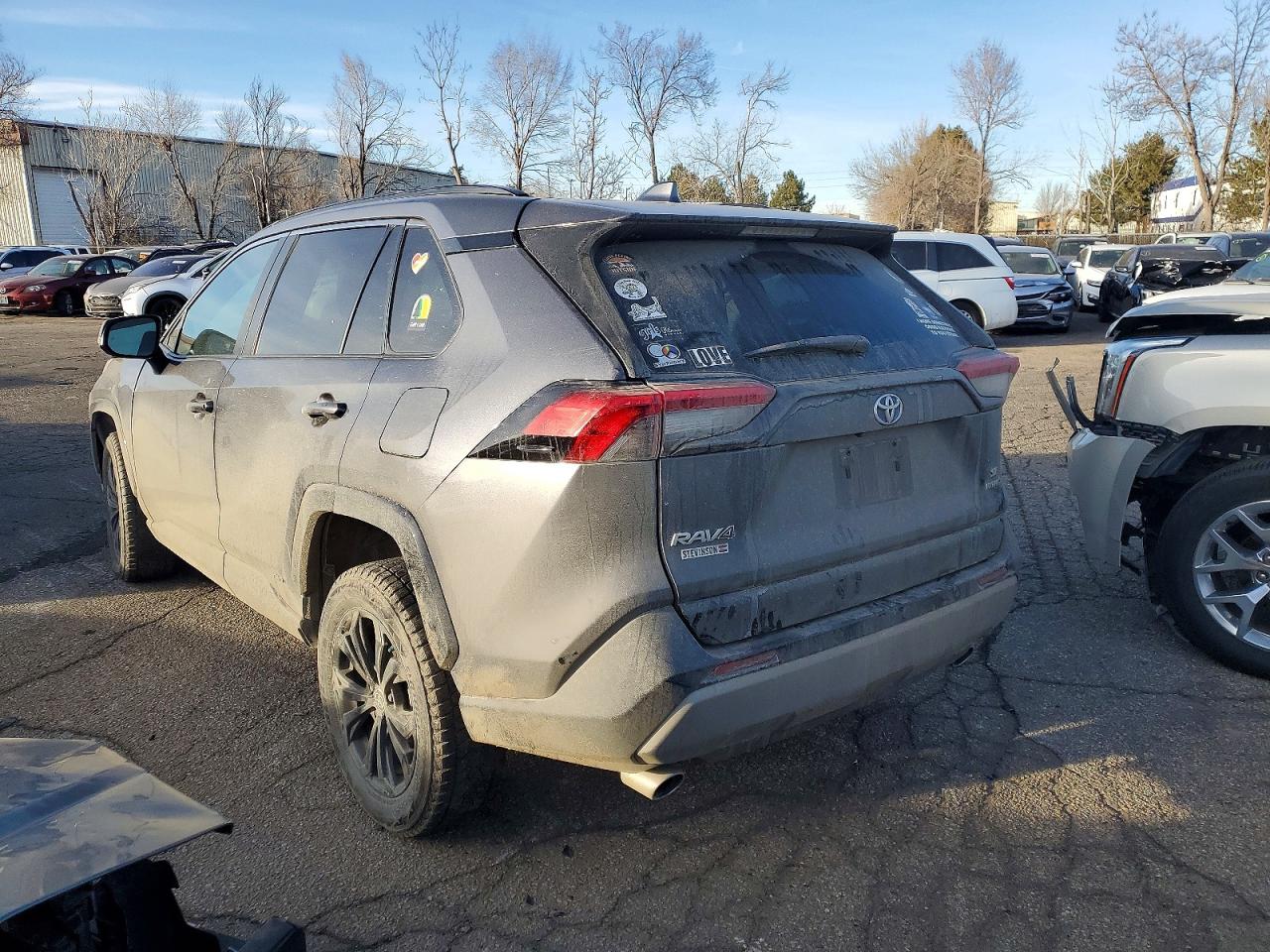 2022 TOYOTA RAV4 SE photo 3