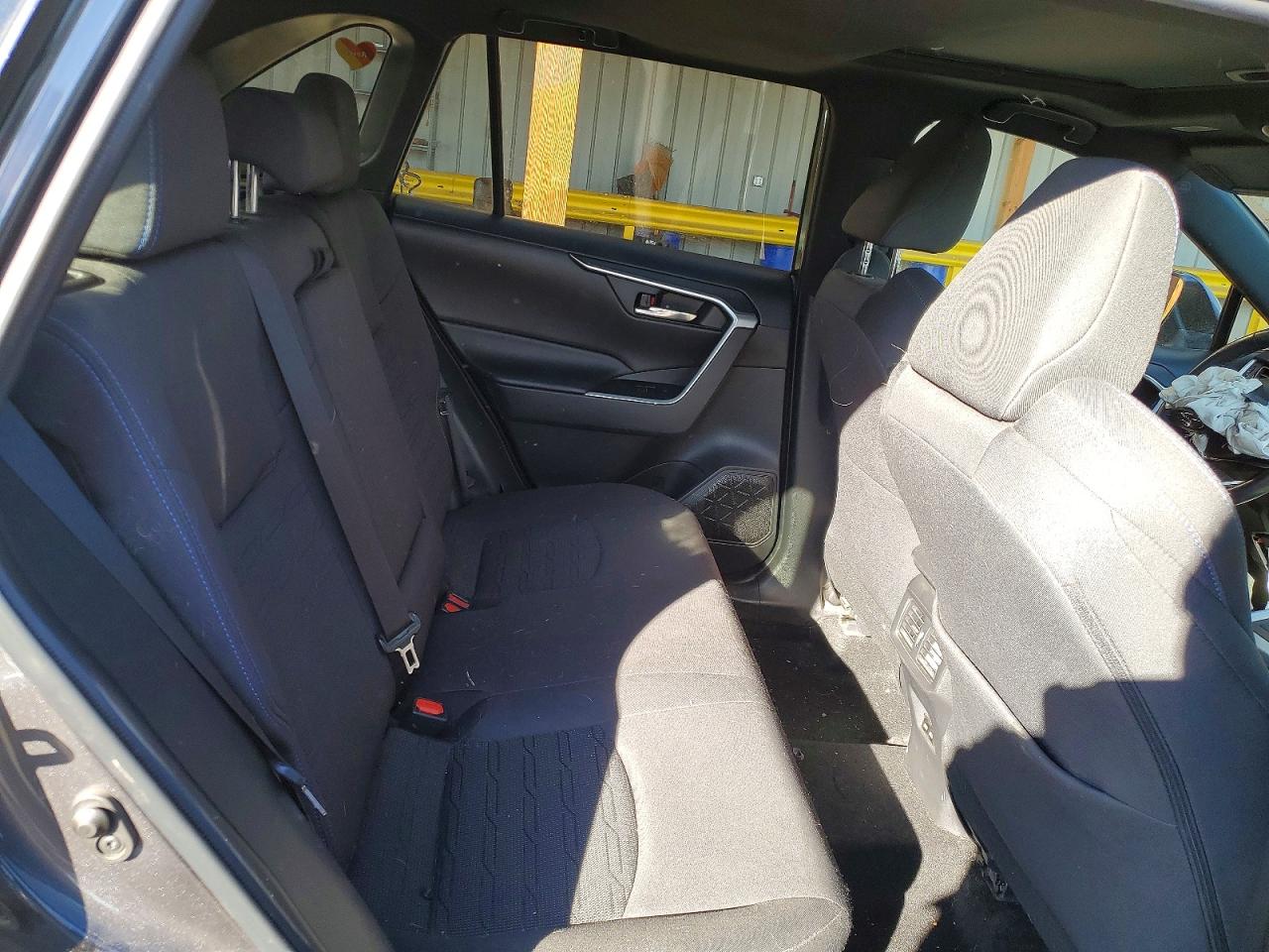 2022 TOYOTA RAV4 SE photo 19