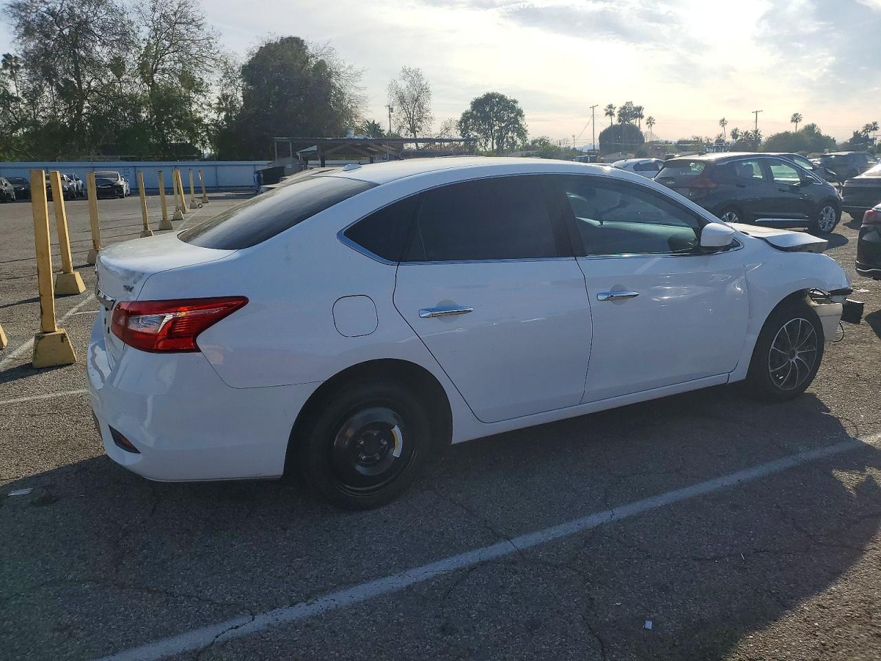 2017 NISSAN SENTRA S photo 5